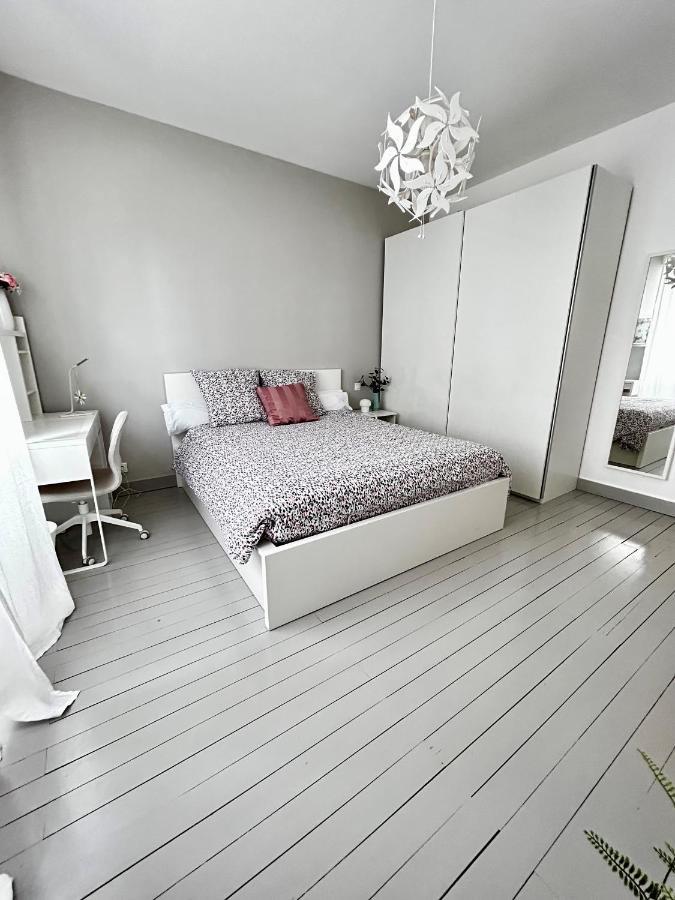 Apartment Centre *